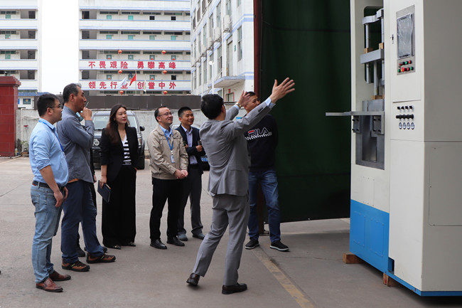 日本TDK带领一行拜候鑫台铭