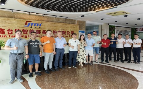 俄罗斯主人一行到临鑫台铭观赏考查